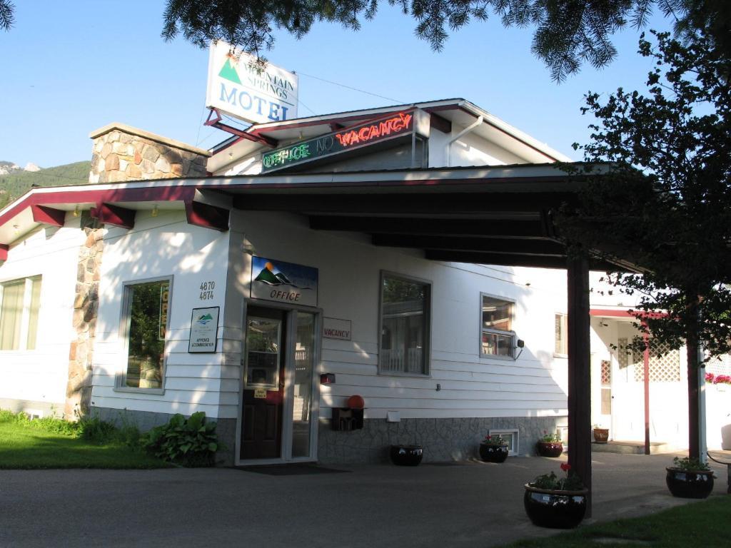 Mountain Springs Motel Radium Hot Springs Eksteriør billede
